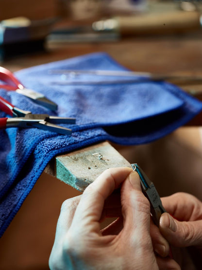 04 036 131 ANTILOPE Flat & Round Nose Pliers by NIQUA – With Double Spring